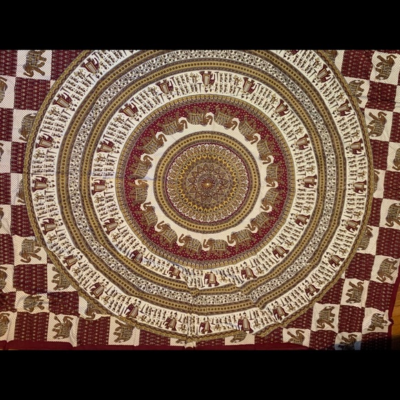 HUGE Elephant Tapestry - Picture 4 of 8